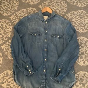 American Eagle Denim shirt. Size M